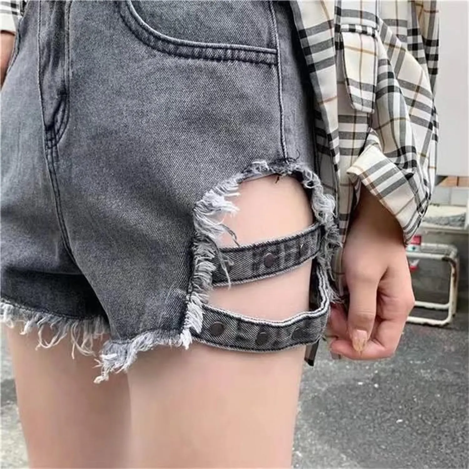 Andongnywell Ripped Frayed Denim Shorts for Women Fall Raw Hem Jean Shorts High Waist Distressed Hotpants